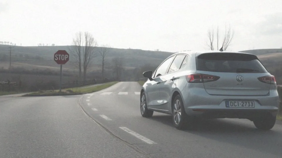 Jakie są obowiązki kierowcy na drodze podporządkowanej?