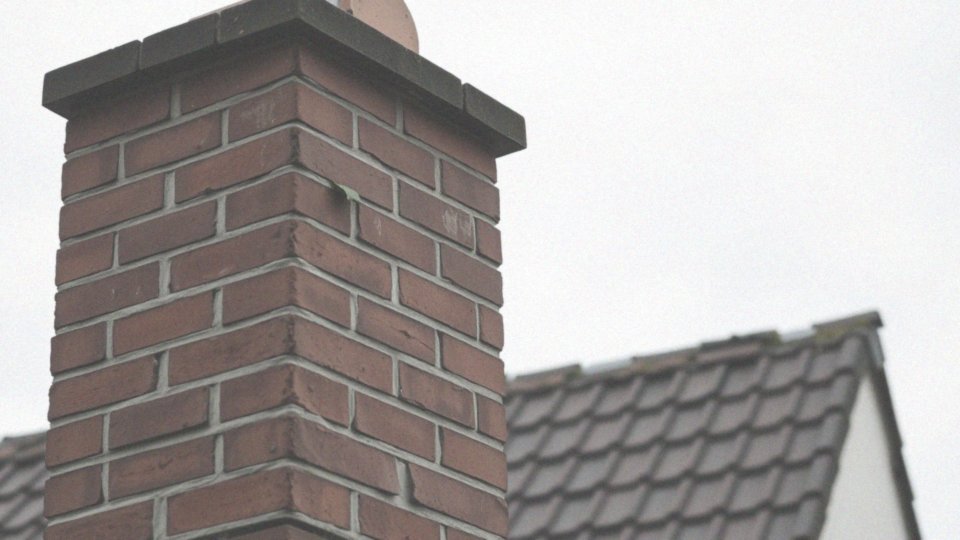 Jakie metody można zastosować do uszczelnienia komina z cegły?